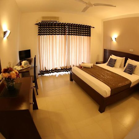 Hotel Shanelo Negombo Bagian luar foto