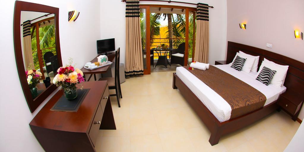 Hotel Shanelo Negombo Bagian luar foto